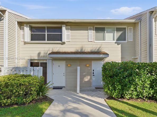 2709 NE 15th St, Pompano Beach FL 33062