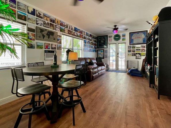 2463 Pine Tree Dr 4, Miami Beach FL 33140