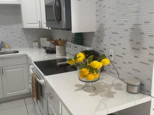 14311 SW 96th St 304, Miami FL 33186