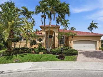 3038 Lakewood Dr