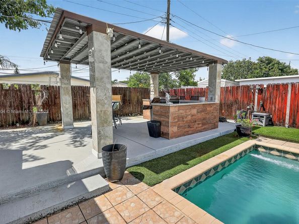 7120 Wilson St, Hollywood FL 33024