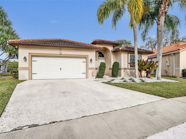 8795 NW 76th Pl, Tamarac FL 33321