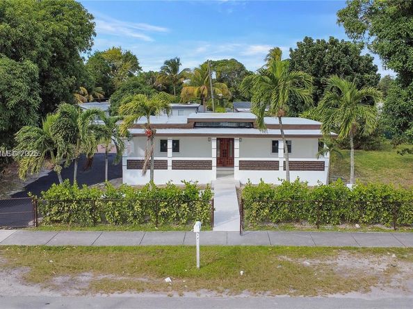 745 NW 140th St, Miami FL 33168