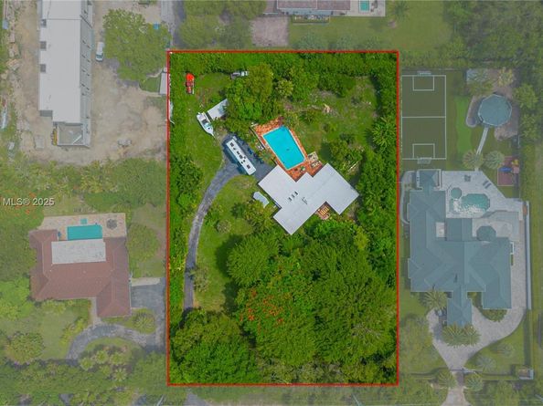 6801 SW 136th St, Pinecrest FL 33156