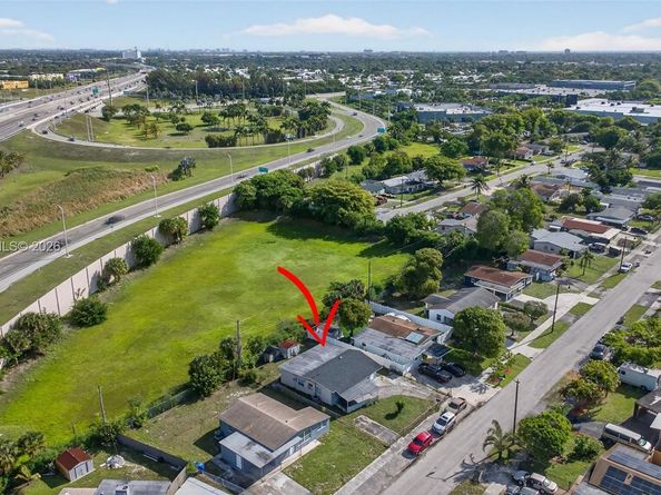 681 NW 21st St, Pompano Beach FL 33060