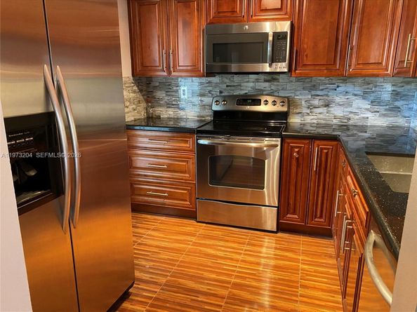 706 Gardens Dr 101, Pompano Beach FL 33069