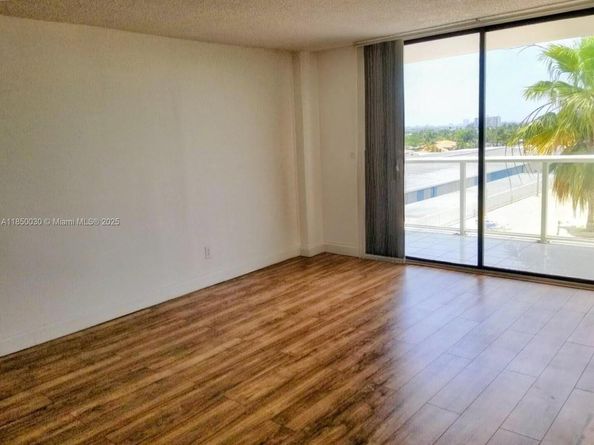 13499 Biscayne Blvd 612, North Miami FL 33181