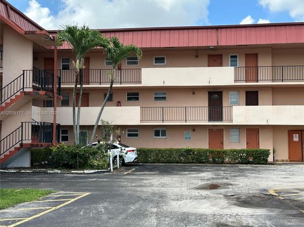 19001 NE 14th Ave 121, Miami FL 33179