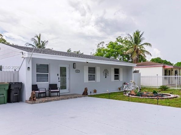 1655 NW 124th St, North Miami FL 33167