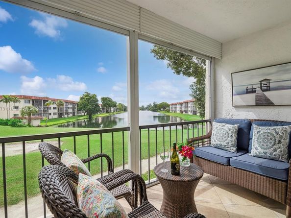 411 S Hollybrook Dr 204, Pembroke Pines FL 33025