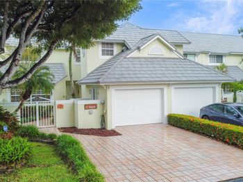 9929 NW 49th Ter