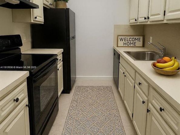 300 SW 134th Way 107E, Pembroke Pines FL 33027