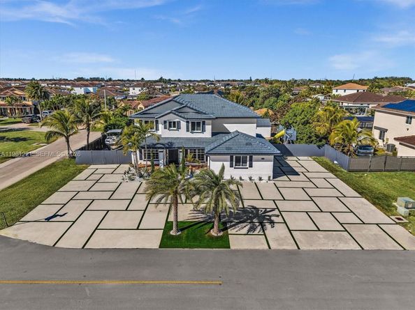 22690 SW 127th Ct, Miami FL 33170