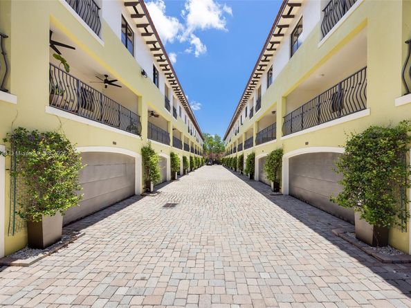 3204 Bird Ave 108, Coconut Grove FL 33133