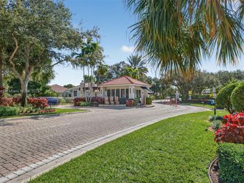 4123 W Lake Estates Dr