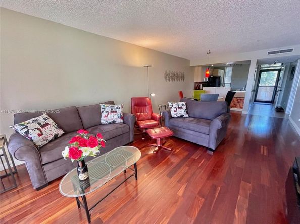 5831 Coral Lake Dr 307, Margate FL 33063