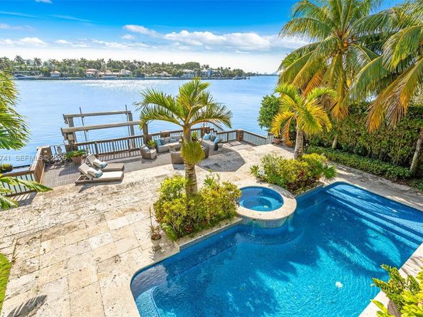 1398 Bay Dr, Miami Beach FL 33141