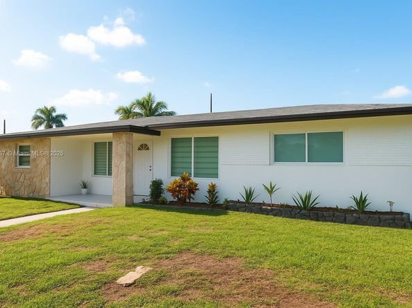 5041 SW 11th St, Plantation FL 33317