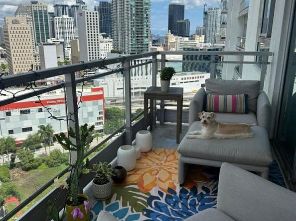 90 SW 3rd Street 2112, Miami FL 33130