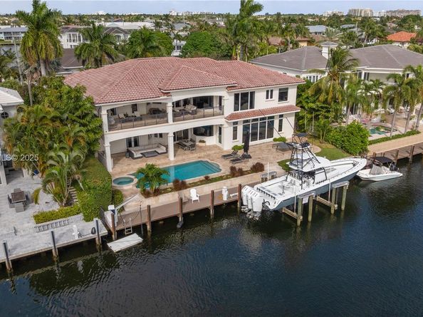 2320 NE 34th Ct, Lighthouse Point FL 33064