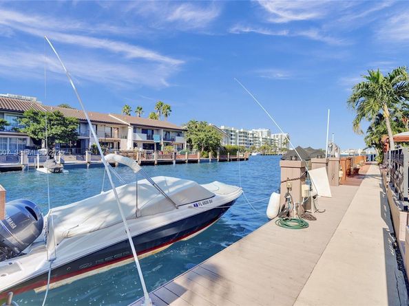 16478 NE 27th Pl 34, Eastern Shores FL 33160