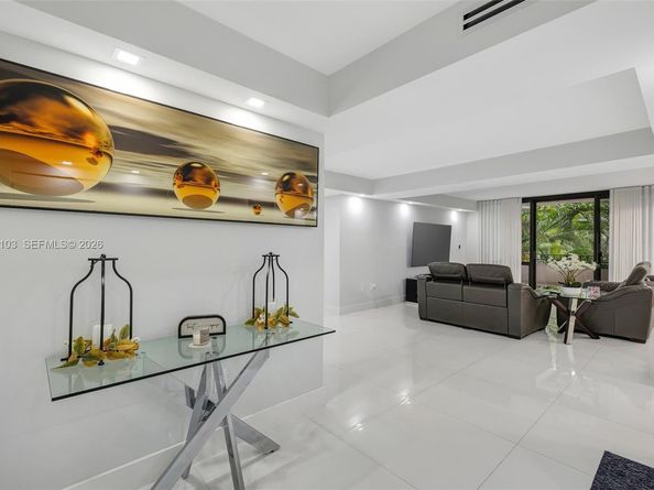 13953 Kendale Lakes Cir B205, Miami FL 33183