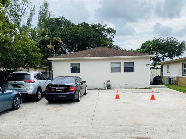 2800 NW 48th St, Miami FL 33142