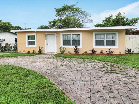2768 NW 5th St, Pompano Beach FL 33069