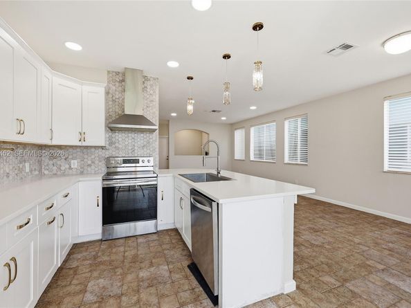 3059 Laurel Ridge Cir, Riviera Beach FL 33404