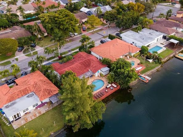 21250 NE 23rd Ave, Miami FL 33180