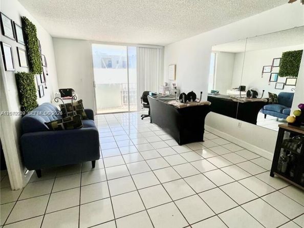 1990 Marseille Dr 303, Miami Beach FL 33141