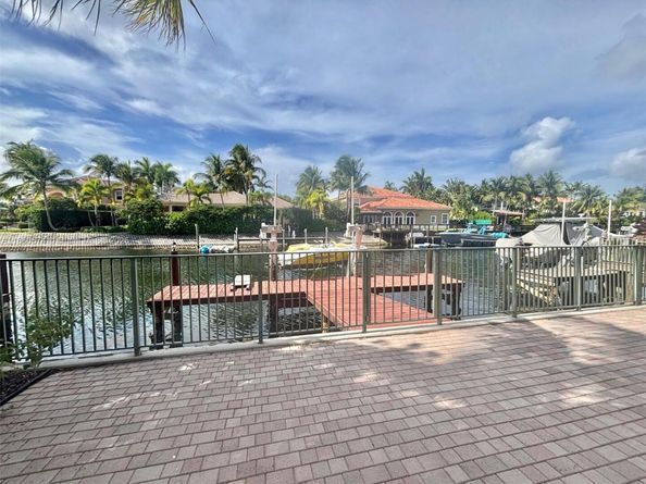 1141 Waterside Ln, Hollywood FL 33019