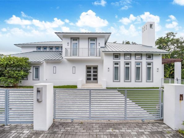 6900 Barquera St, Coral Gables FL 33146