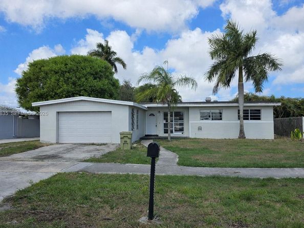 328 Ponte Vedra Rd, Palm Springs FL 33461