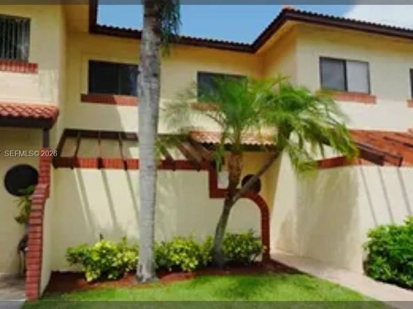 8837 NW 48th St, Sunrise FL 33351