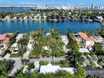 330 E San Marino Dr