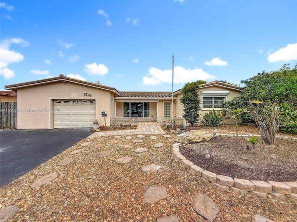 7541 Embassy Blvd, Miramar FL 33023