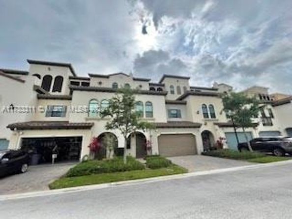 3142 NW 124th Way, Sunrise FL 33323