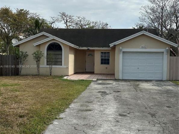 5861 SW 152nd Ct, Miami FL 33193