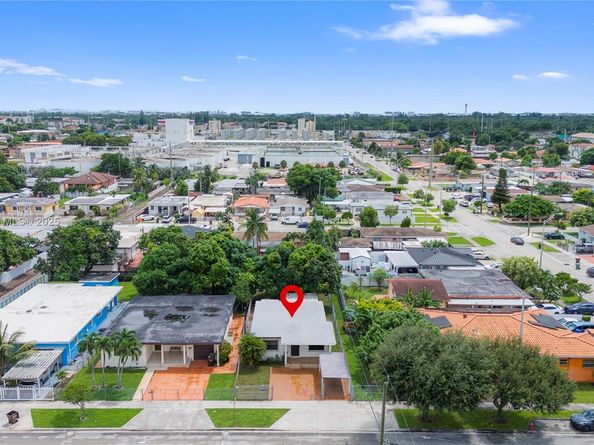 270 W 15th St, Hialeah FL 33010