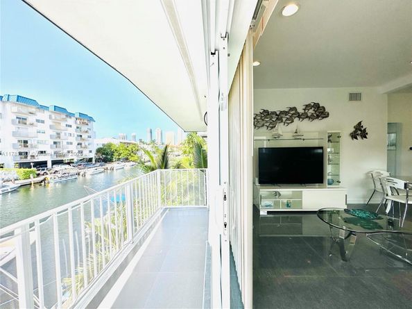 3751 NE 170th St 4, North Miami Beach FL 33160