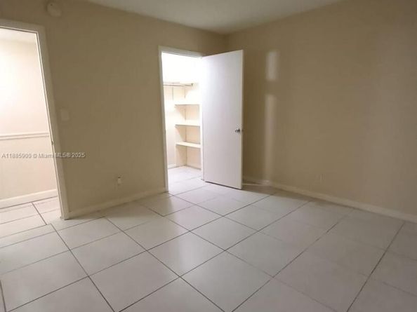 430 Commodore Dr 104, Plantation FL 33325