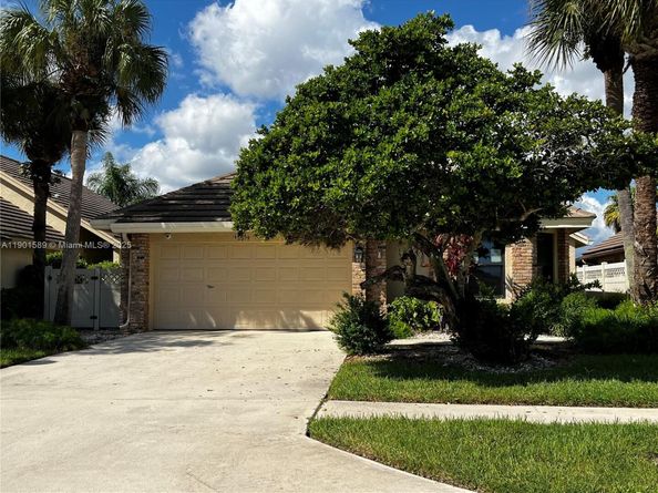 8079 Popash Ct, Boynton Beach FL 33472