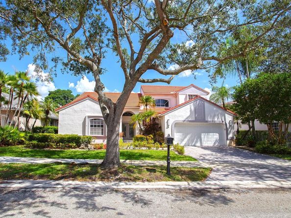 2613 Oakbrook Dr, Weston FL 33332