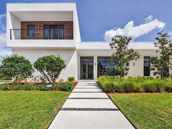 16709 Botaniko Drive North, Weston FL 33326