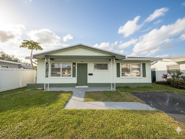 5404 NW 26th Rd, Tamarac FL 33309
