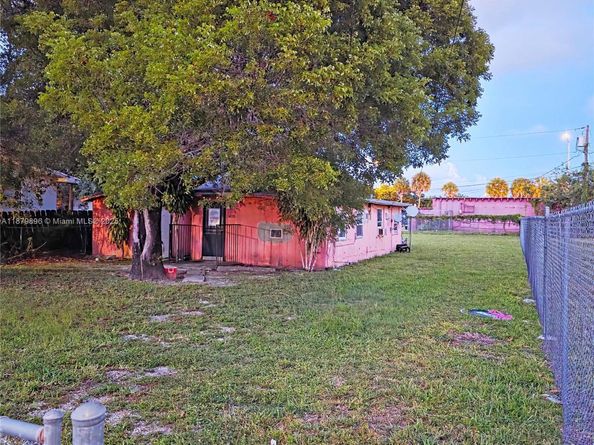 6233 NW 22nd Ct, Miami FL 33147