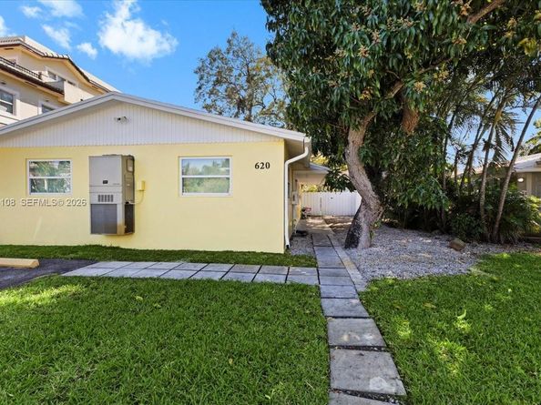 620 SW 10th St, Fort Lauderdale FL 33315