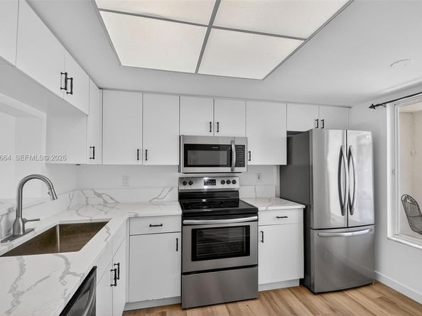 101 E Half Moon Cir B, Hypoluxo FL 33462