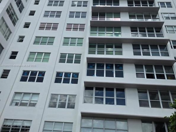 9102 W Bay Harbor Drive 4C, Bay Harbor Islands FL 33154